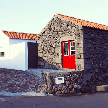 Janela Do Porto Prainha (Sao Roque do Pico)