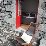 Janela Do Porto Prainha (Sao Roque do Pico)