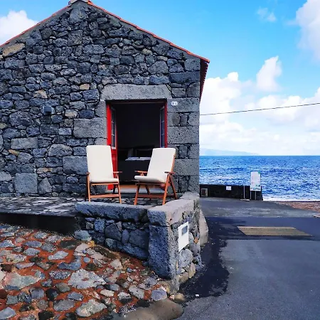 Janela Do Porto * Prainha (Sao Roque do Pico)