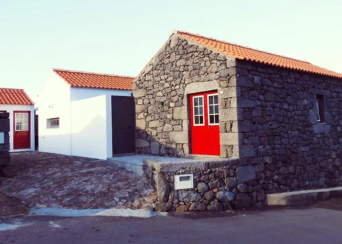 Janela Do Porto Prainha (Sao Roque do Pico)