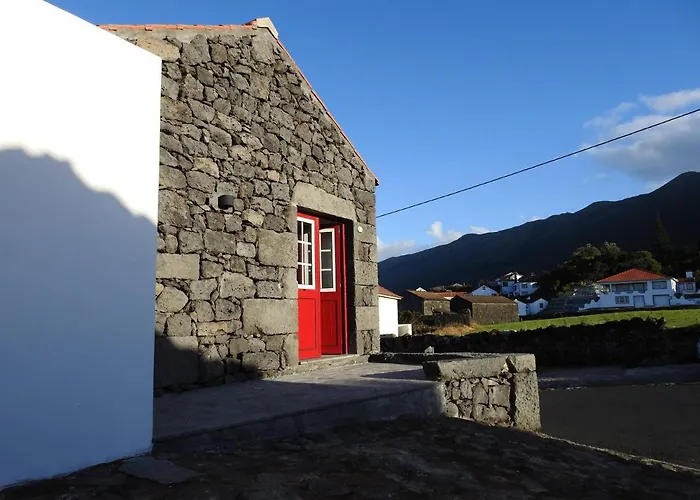 Janela Do Porto * Prainha (Sao Roque do Pico)