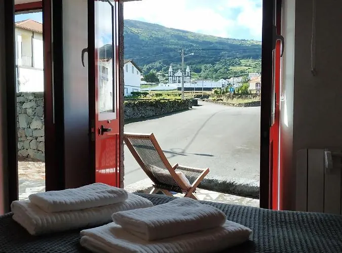 Janela Do Porto * Prainha (Sao Roque do Pico)