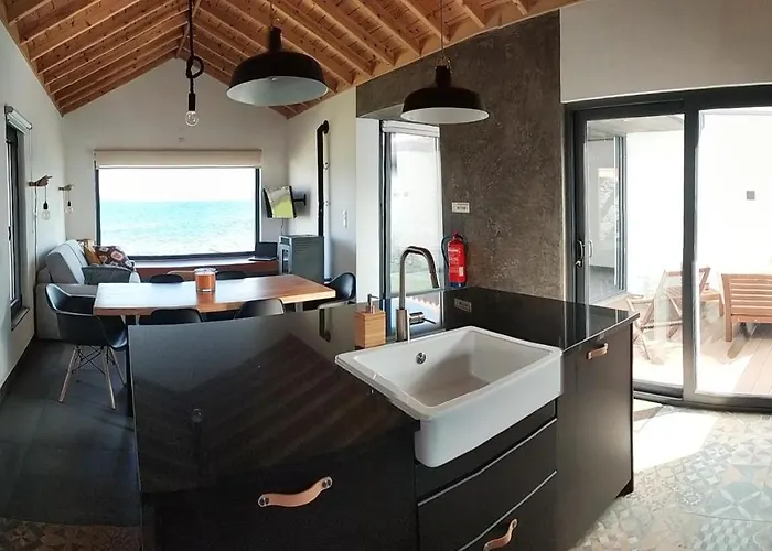 Janela Do Porto Prainha (Sao Roque do Pico)