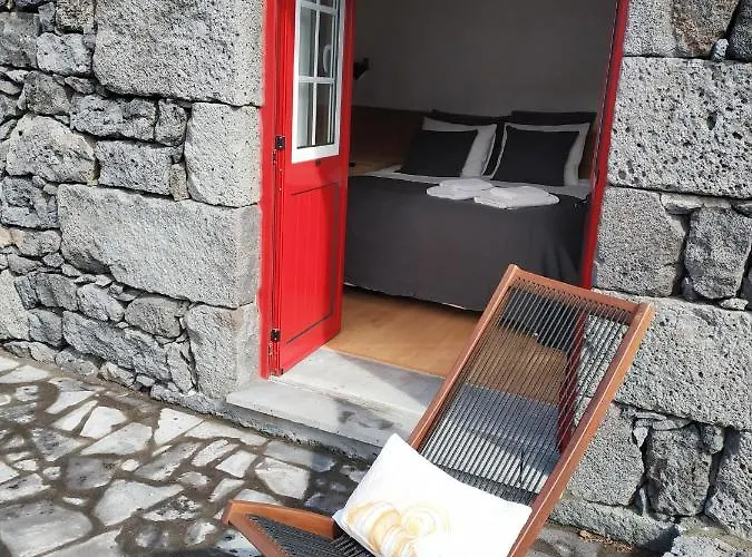 Janela Do Porto Prainha (Sao Roque do Pico)